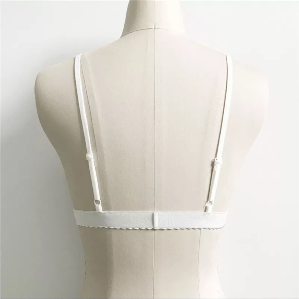 🌹WHITE LACE BRALETTE W/ EMBROIDERY ROSES! - Picture 3 of 8